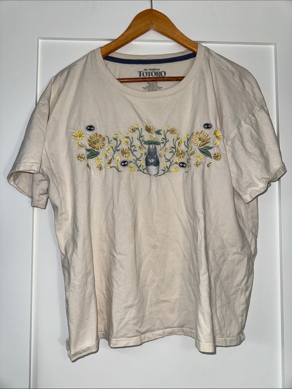 Box Lunch - My Neighbor Totoro Cream Tee with Floral Embroidery Sz 2X